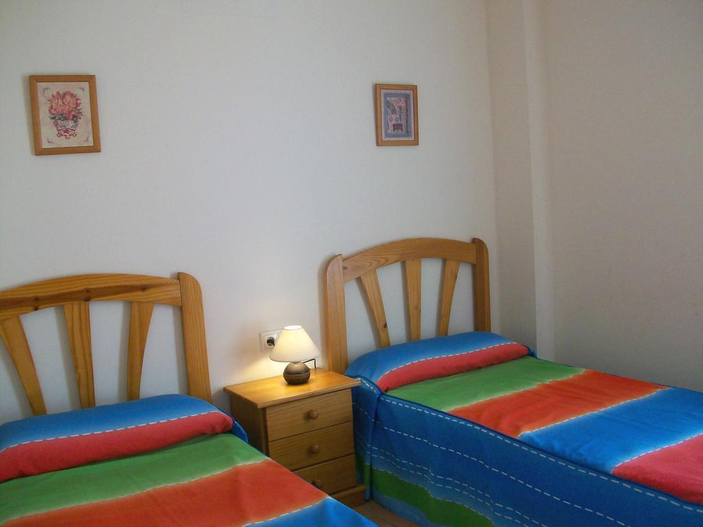 Apartamentos Par Tres - Oliva Nova Quarto foto
